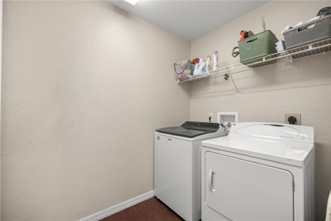 House in Ocala, Florida 3 bedrooms, 131.55 sq.m. № 2112071 - photo 10