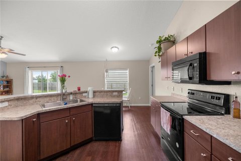 House in Ocala, Florida 3 bedrooms, 131.55 sq.m. № 2112071 - photo 8