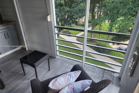 Copropriété à vendre à Lauderdale Lakes, Floride: 1 chambre, 63.55 m2 № 1999131 - photo 4