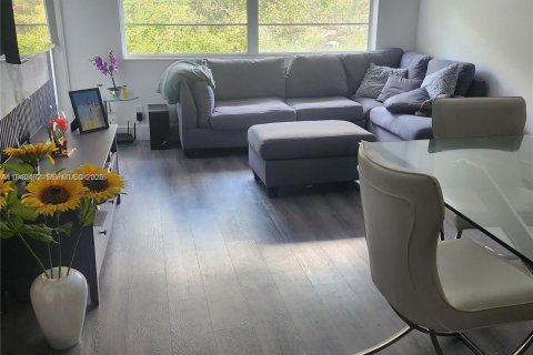 Copropriété à vendre à Lauderdale Lakes, Floride: 1 chambre, 63.55 m2 № 1999131 - photo 8