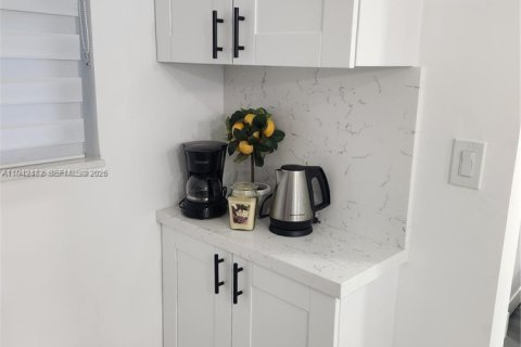 Copropriété à vendre à Lauderdale Lakes, Floride: 1 chambre, 63.55 m2 № 1999131 - photo 7