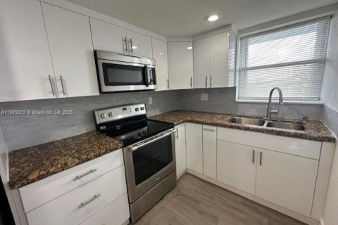 Copropriété à louer à Miami, Floride: 1 chambre, 104.52 m2 № 1945822 - photo 4