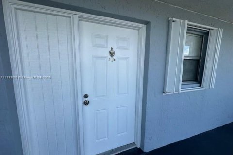 Copropriété à louer à Miami, Floride: 1 chambre, 104.52 m2 № 1945822 - photo 2