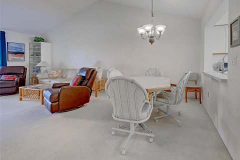 Condo in Venice, Florida, 2 bedrooms  № 2098373 - photo 12