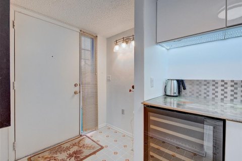 Condo in Venice, Florida, 2 bedrooms  № 2098373 - photo 8