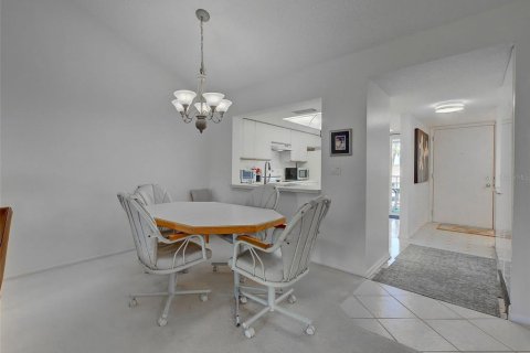 Condo in Venice, Florida, 2 bedrooms  № 2098373 - photo 13
