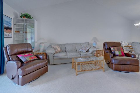 Condo in Venice, Florida, 2 bedrooms  № 2098373 - photo 16