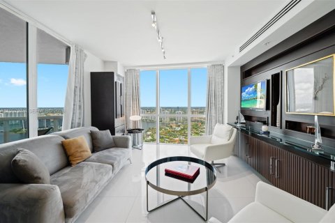 Condominio en venta en Sunny Isles Beach, Florida, 3 dormitorios, 280.19 m2 № 2018036 - foto 28