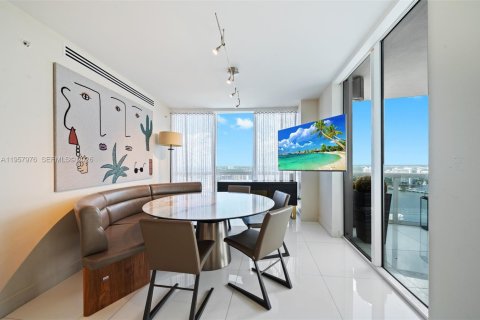 Condominio en venta en Sunny Isles Beach, Florida, 3 dormitorios, 280.19 m2 № 2018036 - foto 16