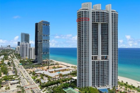 Condominio en Sunny Isles Beach, Florida, 3 dormitorios  № 2018036