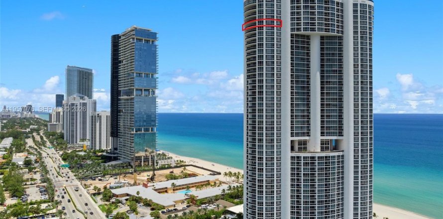 Condominio en Sunny Isles Beach, Florida, 3 dormitorios  № 2018036