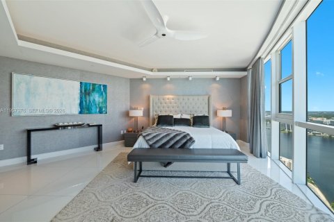 Condominio en venta en Sunny Isles Beach, Florida, 3 dormitorios, 280.19 m2 № 2018036 - foto 20
