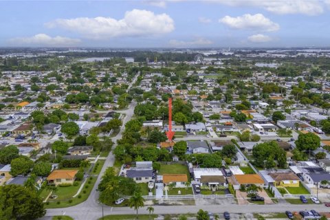 Купить виллу или дом в Хайалиа, Флорида 3 спальни, № 2025795 - фото 7