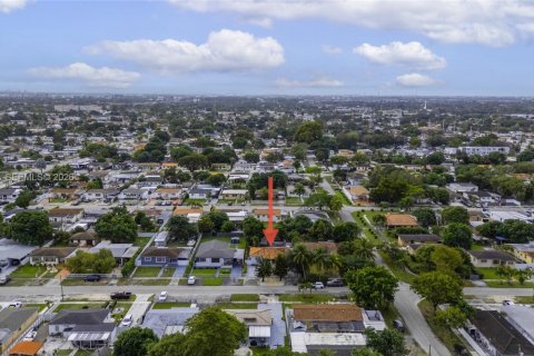 Купить виллу или дом в Хайалиа, Флорида 3 спальни, № 2025795 - фото 3