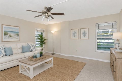 Condominio en venta en Saint Petersburg, Florida, 2 dormitorios, 134.24 m2 № 2201742 - foto 14