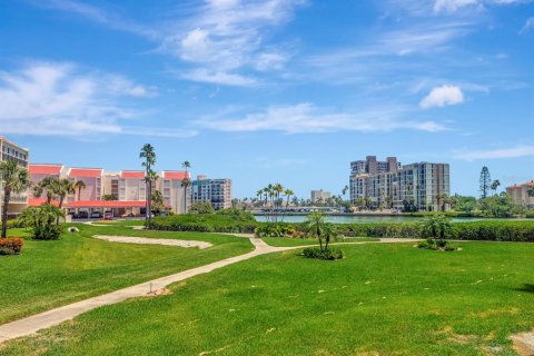 Condominio en venta en Saint Petersburg, Florida, 2 dormitorios, 134.24 m2 № 2201742 - foto 12