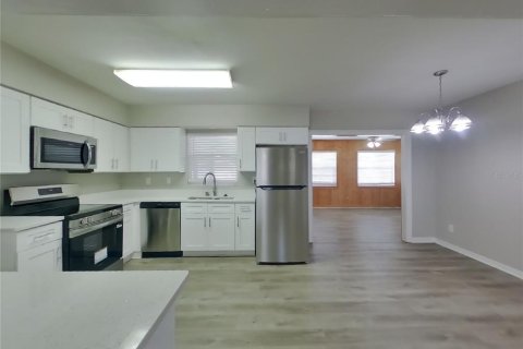 Casa en alquiler en Tampa, Florida, 3 dormitorios, 158.68 m2 № 1911076 - foto 7