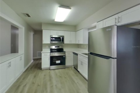 Casa en alquiler en Tampa, Florida, 3 dormitorios, 158.68 m2 № 1911076 - foto 6