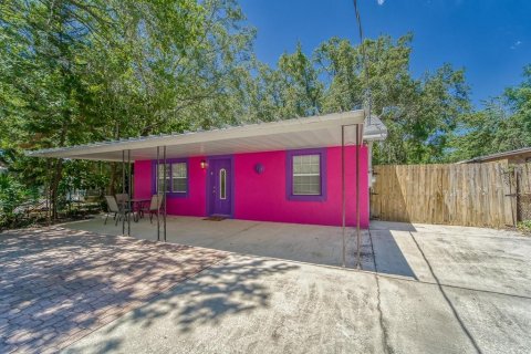 House in Tampa, Florida 3 bedrooms, 97.92 sq.m. № 1787648 - photo 1
