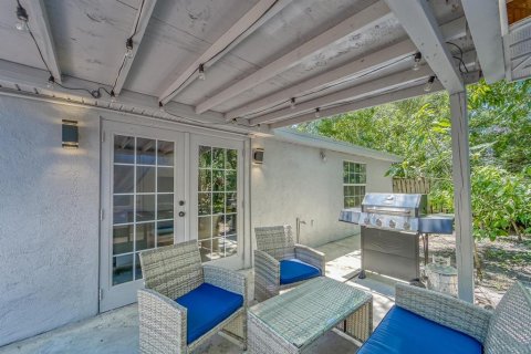 House in Tampa, Florida 3 bedrooms, 97.92 sq.m. № 1787648 - photo 17