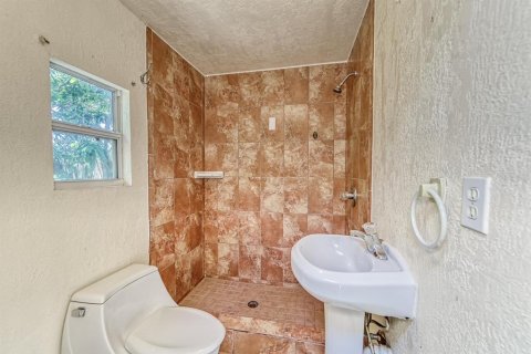House in Tampa, Florida 3 bedrooms, 97.92 sq.m. № 1787648 - photo 21
