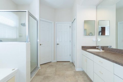 House in Brandon, Florida 4 bedrooms, 253.53 sq.m. № 1725297 - photo 21