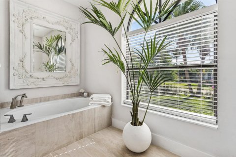 House in Ocean Ridge, Florida 3 bedrooms, 200.67 sq.m. № 2087674 - photo 11