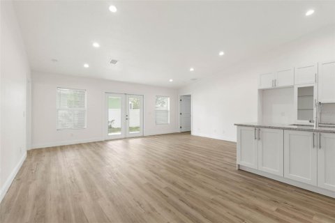 House in Palm Coast, Florida 3 bedrooms, 156.08 sq.m. № 2202705 - photo 4
