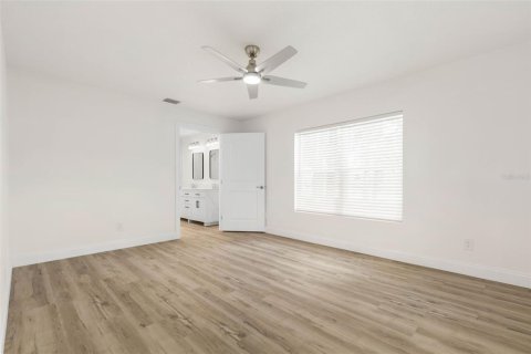 House in Palm Coast, Florida 3 bedrooms, 156.08 sq.m. № 2202705 - photo 17