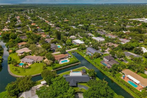 Casa en venta en Pinecrest, Florida, 5 dormitorios, 297.29 m2 № 1958617 - foto 3