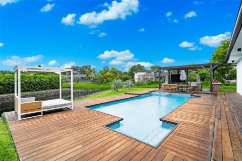 Casa en venta en Pinecrest, Florida, 5 dormitorios, 297.29 m2 № 1958617 - foto 14