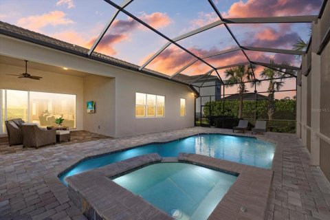 House in Lakewood Ranch, Florida 4 bedrooms, 228.91 sq.m. № 1527665 - photo 2