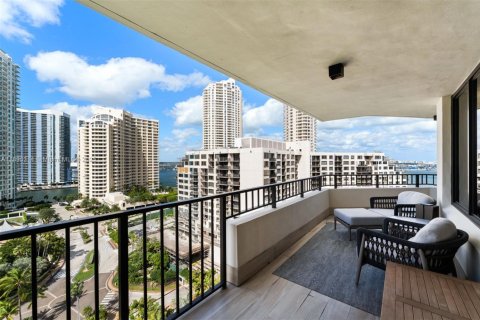 Condominio en alquiler en Miami, Florida, 3 dormitorios, 175.59 m2 № 2014977 - foto 24
