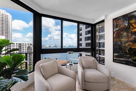 Condominio en alquiler en Miami, Florida, 3 dormitorios, 175.59 m2 № 2014977 - foto 12