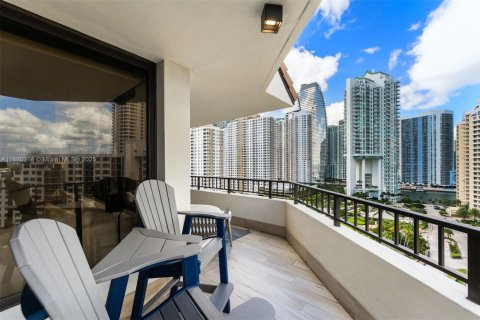 Condominio en alquiler en Miami, Florida, 3 dormitorios, 175.59 m2 № 2014977 - foto 28