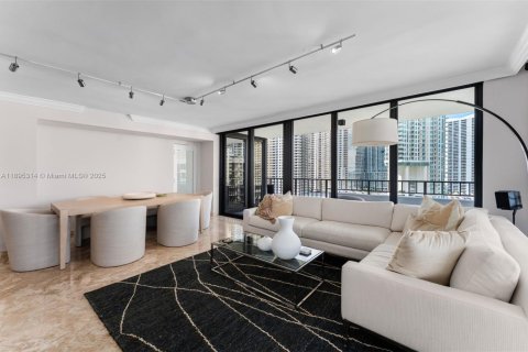 Condominio en alquiler en Miami, Florida, 3 dormitorios, 175.59 m2 № 2014977 - foto 11