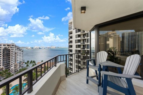 Condominio en alquiler en Miami, Florida, 3 dormitorios, 175.59 m2 № 2014977 - foto 27
