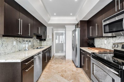 Condominio en alquiler en Miami, Florida, 3 dormitorios, 175.59 m2 № 2014977 - foto 8