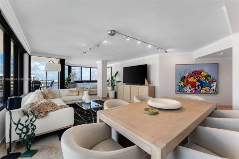 Condo in Miami, Florida, 3 bedrooms  № 2014977
