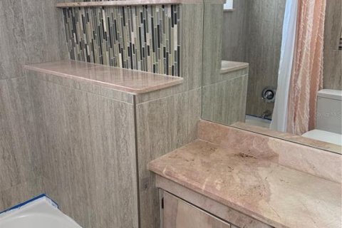 Купить виллу или дом в Сарасота, Флорида 4 комнаты, 69.68м2, № 2411666 - фото 16
