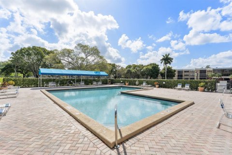 Condo in Weston, Florida, 2 bedrooms  № 2088044 - photo 24