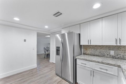 Condo in Weston, Florida, 2 bedrooms  № 2088044 - photo 9