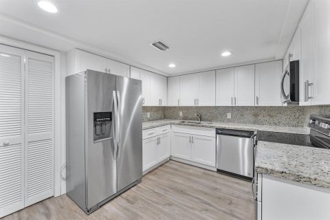 Condo in Weston, Florida, 2 bedrooms  № 2088044