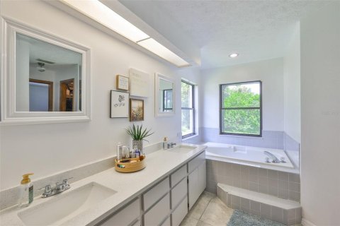 Villa ou maison à vendre à Seffner, Floride: 5 chambres, 298.68 m2 № 1870399 - photo 24