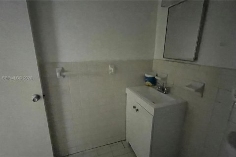 Купить коммерческую недвижимость в Лодерхилл, Флорида 222.87м2, № 2261185 - фото 15