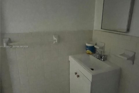 Купить коммерческую недвижимость в Лодерхилл, Флорида 222.87м2, № 2261185 - фото 16