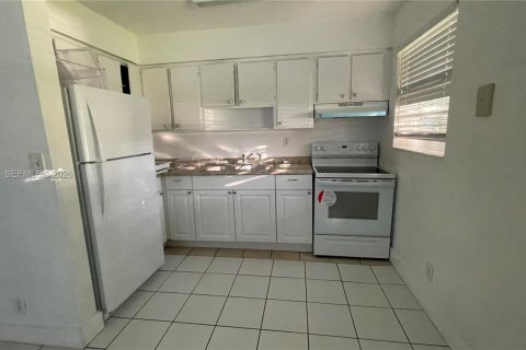 Купить коммерческую недвижимость в Лодерхилл, Флорида 222.87м2, № 2261185 - фото 2