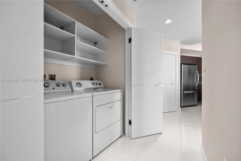 Copropriété à louer à Sunny Isles Beach, Floride: 3 chambres, 135.45 m2 № 2178053 - photo 25