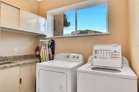 Casa en venta en Kissimmee, Florida, 4 dormitorios, 222.59 m2 № 1637829 - foto 28