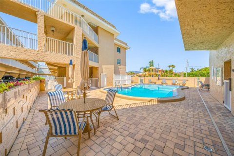 Condominio en venta en Belleair Beach, Florida, 2 dormitorios, 98.94 m2 № 2115977 - foto 6